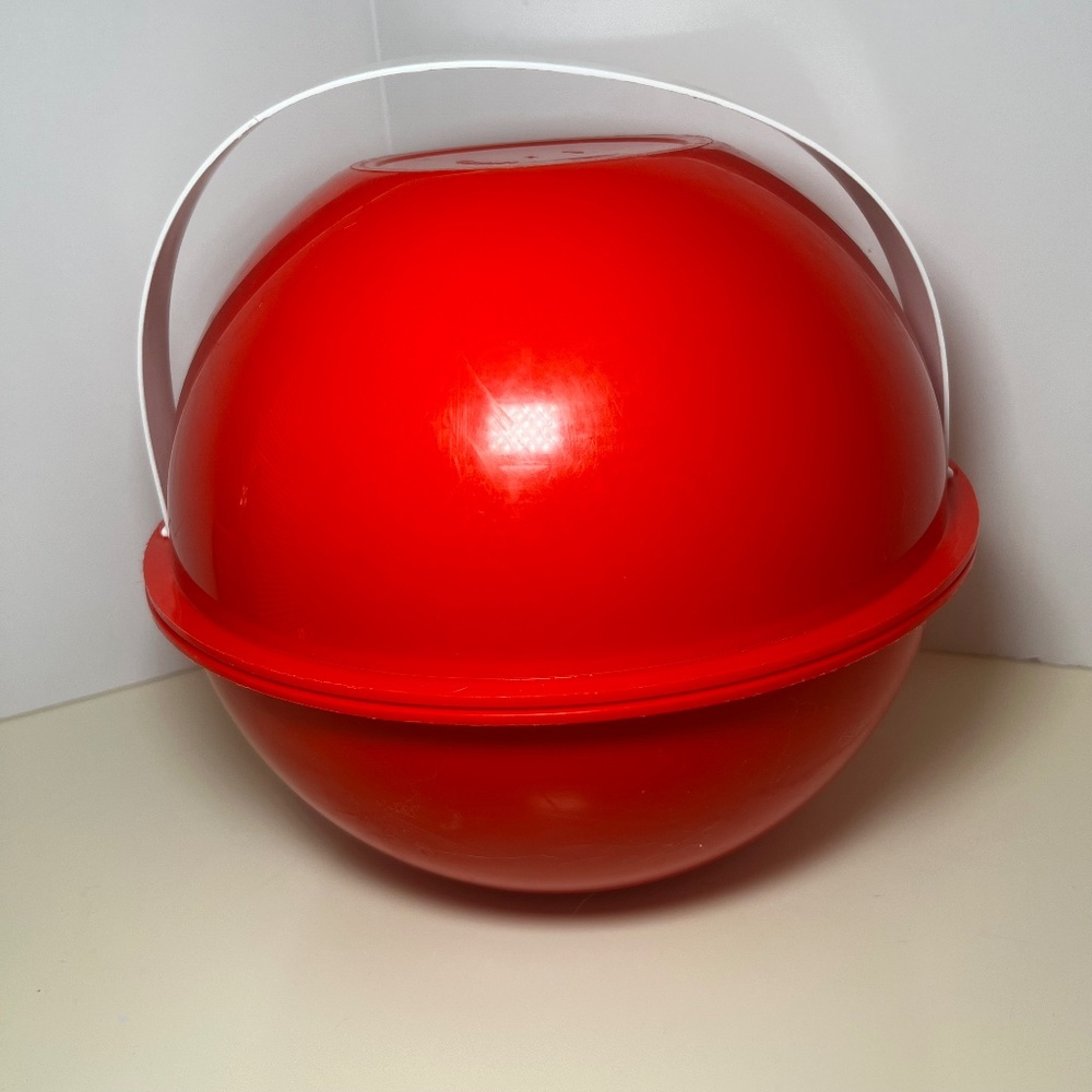 Vintage Retro Red MCM Ingrid Chicago Party Ball Picnic Camping Almost Complete